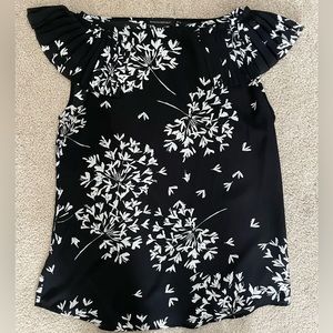Black and White Floral Flutter Sleeve Blouse